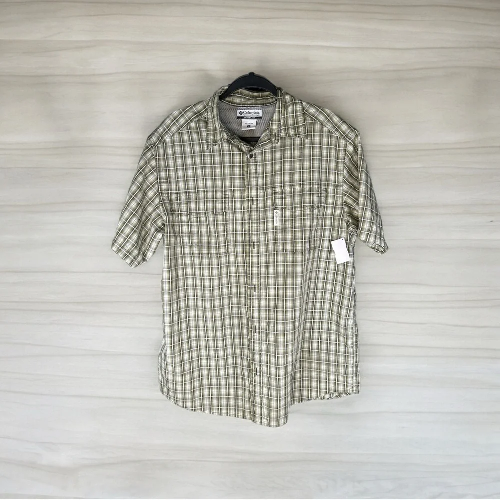 Mens Columbia Short Sleeve Plaid Button Front Shirt Size Large - Picture 1 of 3